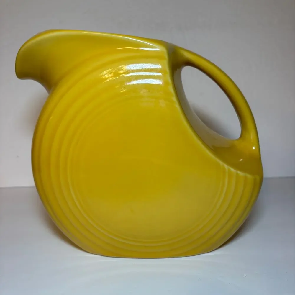 Fiesta Fiestaware Large Disk Water Pitcher Yellow 67 oz. Homer Laughlin